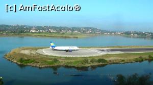 [P16] La doi pași de noi (terasa din capătul peninsulei Kanoni) un avion ajuns la capătul pistei și pregătit pentru decolare » foto by Lucien
 - 
<span class="allrVoted glyphicon glyphicon-heart hidden" id="av787426"></span>
<a class="m-l-10 hidden" id="sv787426" onclick="voting_Foto_DelVot(,787426,10697)" role="button">șterge vot <span class="glyphicon glyphicon-remove"></span></a>
<a id="v9787426" class=" c-red"  onclick="voting_Foto_SetVot(787426)" role="button"><span class="glyphicon glyphicon-heart-empty"></span> <b>LIKE</b> = Votează poza</a> <img class="hidden"  id="f787426W9" src="/imagini/loader.gif" border="0" /><span class="AjErrMes hidden" id="e787426ErM"></span>