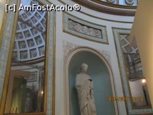 [P39] O vestala in sala rotunda.  » foto by elviramvio
 - 
<span class="allrVoted glyphicon glyphicon-heart hidden" id="av801569"></span>
<a class="m-l-10 hidden" id="sv801569" onclick="voting_Foto_DelVot(,801569,10697)" role="button">șterge vot <span class="glyphicon glyphicon-remove"></span></a>
<a id="v9801569" class=" c-red"  onclick="voting_Foto_SetVot(801569)" role="button"><span class="glyphicon glyphicon-heart-empty"></span> <b>LIKE</b> = Votează poza</a> <img class="hidden"  id="f801569W9" src="/imagini/loader.gif" border="0" /><span class="AjErrMes hidden" id="e801569ErM"></span>