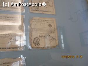 [P05] Bilete de banca, greu de fotografiat din cauza luminilor.  » foto by elviramvio
 - 
<span class="allrVoted glyphicon glyphicon-heart hidden" id="av802171"></span>
<a class="m-l-10 hidden" id="sv802171" onclick="voting_Foto_DelVot(,802171,10697)" role="button">șterge vot <span class="glyphicon glyphicon-remove"></span></a>
<a id="v9802171" class=" c-red"  onclick="voting_Foto_SetVot(802171)" role="button"><span class="glyphicon glyphicon-heart-empty"></span> <b>LIKE</b> = Votează poza</a> <img class="hidden"  id="f802171W9" src="/imagini/loader.gif" border="0" /><span class="AjErrMes hidden" id="e802171ErM"></span>