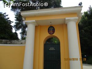 [P12] Intrarea pe domeniul Mon Repos » foto by elviramvio
 - 
<span class="allrVoted glyphicon glyphicon-heart hidden" id="av803109"></span>
<a class="m-l-10 hidden" id="sv803109" onclick="voting_Foto_DelVot(,803109,10697)" role="button">șterge vot <span class="glyphicon glyphicon-remove"></span></a>
<a id="v9803109" class=" c-red"  onclick="voting_Foto_SetVot(803109)" role="button"><span class="glyphicon glyphicon-heart-empty"></span> <b>LIKE</b> = Votează poza</a> <img class="hidden"  id="f803109W9" src="/imagini/loader.gif" border="0" /><span class="AjErrMes hidden" id="e803109ErM"></span>