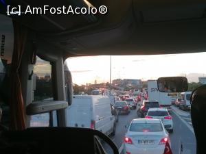 [P09] Circulația în Istanbul! » foto by carina_10
 - 
<span class="allrVoted glyphicon glyphicon-heart hidden" id="av1329843"></span>
<a class="m-l-10 hidden" id="sv1329843" onclick="voting_Foto_DelVot(,1329843,10714)" role="button">șterge vot <span class="glyphicon glyphicon-remove"></span></a>
<a id="v91329843" class=" c-red"  onclick="voting_Foto_SetVot(1329843)" role="button"><span class="glyphicon glyphicon-heart-empty"></span> <b>LIKE</b> = Votează poza</a> <img class="hidden"  id="f1329843W9" src="/imagini/loader.gif" border="0" /><span class="AjErrMes hidden" id="e1329843ErM"></span>
