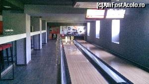 [P15] Sala de bowling - se intinde mult in stanga, e perfecta pentru team-building'uri » foto by papone
 - 
<span class="allrVoted glyphicon glyphicon-heart hidden" id="av689093"></span>
<a class="m-l-10 hidden" id="sv689093" onclick="voting_Foto_DelVot(,689093,10833)" role="button">șterge vot <span class="glyphicon glyphicon-remove"></span></a>
<a id="v9689093" class=" c-red"  onclick="voting_Foto_SetVot(689093)" role="button"><span class="glyphicon glyphicon-heart-empty"></span> <b>LIKE</b> = Votează poza</a> <img class="hidden"  id="f689093W9" src="/imagini/loader.gif" border="0" /><span class="AjErrMes hidden" id="e689093ErM"></span>