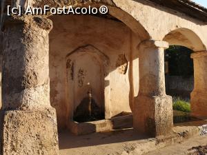 [P24] Kayaköy, „satul-fantomă”; veche fântână » foto by crismis
 - 
<span class="allrVoted glyphicon glyphicon-heart hidden" id="av1101625"></span>
<a class="m-l-10 hidden" id="sv1101625" onclick="voting_Foto_DelVot(,1101625,10840)" role="button">șterge vot <span class="glyphicon glyphicon-remove"></span></a>
<a id="v91101625" class=" c-red"  onclick="voting_Foto_SetVot(1101625)" role="button"><span class="glyphicon glyphicon-heart-empty"></span> <b>LIKE</b> = Votează poza</a> <img class="hidden"  id="f1101625W9" src="/imagini/loader.gif" border="0" /><span class="AjErrMes hidden" id="e1101625ErM"></span>