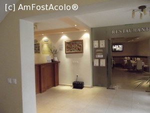 [P19] Parţial recepţia şi intrarea în restaurantul de la Arena Târnovo Hotel » foto by irinad
 - 
<span class="allrVoted glyphicon glyphicon-heart hidden" id="av705953"></span>
<a class="m-l-10 hidden" id="sv705953" onclick="voting_Foto_DelVot(,705953,10963)" role="button">șterge vot <span class="glyphicon glyphicon-remove"></span></a>
<a id="v9705953" class=" c-red"  onclick="voting_Foto_SetVot(705953)" role="button"><span class="glyphicon glyphicon-heart-empty"></span> <b>LIKE</b> = Votează poza</a> <img class="hidden"  id="f705953W9" src="/imagini/loader.gif" border="0" /><span class="AjErrMes hidden" id="e705953ErM"></span>