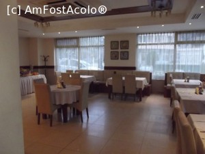 [P22] Partea din restaurant alocată servirii micului dejun » foto by irinad
 - 
<span class="allrVoted glyphicon glyphicon-heart hidden" id="av705956"></span>
<a class="m-l-10 hidden" id="sv705956" onclick="voting_Foto_DelVot(,705956,10963)" role="button">șterge vot <span class="glyphicon glyphicon-remove"></span></a>
<a id="v9705956" class=" c-red"  onclick="voting_Foto_SetVot(705956)" role="button"><span class="glyphicon glyphicon-heart-empty"></span> <b>LIKE</b> = Votează poza</a> <img class="hidden"  id="f705956W9" src="/imagini/loader.gif" border="0" /><span class="AjErrMes hidden" id="e705956ErM"></span>