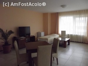 [P33] Camera de zi a suitei de la Arena Târnovo Hotel, locul şedinţelor grupului nostru » foto by irinad
 - 
<span class="allrVoted glyphicon glyphicon-heart hidden" id="av705972"></span>
<a class="m-l-10 hidden" id="sv705972" onclick="voting_Foto_DelVot(,705972,10963)" role="button">șterge vot <span class="glyphicon glyphicon-remove"></span></a>
<a id="v9705972" class=" c-red"  onclick="voting_Foto_SetVot(705972)" role="button"><span class="glyphicon glyphicon-heart-empty"></span> <b>LIKE</b> = Votează poza</a> <img class="hidden"  id="f705972W9" src="/imagini/loader.gif" border="0" /><span class="AjErrMes hidden" id="e705972ErM"></span>