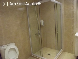 [P38] Baia suitei de la Arena Târnovo Hotel » foto by irinad
 - 
<span class="allrVoted glyphicon glyphicon-heart hidden" id="av705984"></span>
<a class="m-l-10 hidden" id="sv705984" onclick="voting_Foto_DelVot(,705984,10963)" role="button">șterge vot <span class="glyphicon glyphicon-remove"></span></a>
<a id="v9705984" class=" c-red"  onclick="voting_Foto_SetVot(705984)" role="button"><span class="glyphicon glyphicon-heart-empty"></span> <b>LIKE</b> = Votează poza</a> <img class="hidden"  id="f705984W9" src="/imagini/loader.gif" border="0" /><span class="AjErrMes hidden" id="e705984ErM"></span>