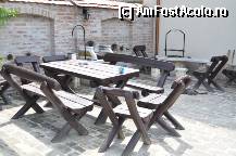 [P02] Locul de gratar si de servit masa, aflat in curtea pensiunii, langa jacuzzi si sauna » foto by ctc
 - 
<span class="allrVoted glyphicon glyphicon-heart hidden" id="av294680"></span>
<a class="m-l-10 hidden" id="sv294680" onclick="voting_Foto_DelVot(,294680,11025)" role="button">șterge vot <span class="glyphicon glyphicon-remove"></span></a>
<a id="v9294680" class=" c-red"  onclick="voting_Foto_SetVot(294680)" role="button"><span class="glyphicon glyphicon-heart-empty"></span> <b>LIKE</b> = Votează poza</a> <img class="hidden"  id="f294680W9" src="/imagini/loader.gif" border="0" /><span class="AjErrMes hidden" id="e294680ErM"></span>