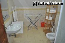 [P05] Baia este spatioasa, doatata cu cabina de dus si utilata corespunzator » foto by ctc
 - 
<span class="allrVoted glyphicon glyphicon-heart hidden" id="av294683"></span>
<a class="m-l-10 hidden" id="sv294683" onclick="voting_Foto_DelVot(,294683,11025)" role="button">șterge vot <span class="glyphicon glyphicon-remove"></span></a>
<a id="v9294683" class=" c-red"  onclick="voting_Foto_SetVot(294683)" role="button"><span class="glyphicon glyphicon-heart-empty"></span> <b>LIKE</b> = Votează poza</a> <img class="hidden"  id="f294683W9" src="/imagini/loader.gif" border="0" /><span class="AjErrMes hidden" id="e294683ErM"></span>