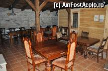 [P07] O sala spatioasa unde se pot tine mese festive. Aici se afla in dreapta sala de aerosoli, sauna, dusul si jacuzzi. » foto by ctc
 - 
<span class="allrVoted glyphicon glyphicon-heart hidden" id="av294685"></span>
<a class="m-l-10 hidden" id="sv294685" onclick="voting_Foto_DelVot(,294685,11025)" role="button">șterge vot <span class="glyphicon glyphicon-remove"></span></a>
<a id="v9294685" class=" c-red"  onclick="voting_Foto_SetVot(294685)" role="button"><span class="glyphicon glyphicon-heart-empty"></span> <b>LIKE</b> = Votează poza</a> <img class="hidden"  id="f294685W9" src="/imagini/loader.gif" border="0" /><span class="AjErrMes hidden" id="e294685ErM"></span>