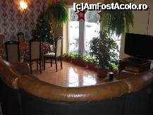 [P03] Masa se poate servi la cele doua mese din living, iar privelistea celor doua partii poate fi admirata de pe geamurile mari » foto by ctc
 - 
<span class="allrVoted glyphicon glyphicon-heart hidden" id="av295111"></span>
<a class="m-l-10 hidden" id="sv295111" onclick="voting_Foto_DelVot(,295111,11035)" role="button">șterge vot <span class="glyphicon glyphicon-remove"></span></a>
<a id="v9295111" class=" c-red"  onclick="voting_Foto_SetVot(295111)" role="button"><span class="glyphicon glyphicon-heart-empty"></span> <b>LIKE</b> = Votează poza</a> <img class="hidden"  id="f295111W9" src="/imagini/loader.gif" border="0" /><span class="AjErrMes hidden" id="e295111ErM"></span>