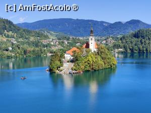 [P42] La plimbare în jurul lacului Bled; vedere de la vIla Belvedere (zoom) » foto by crismis
 - 
<span class="allrVoted glyphicon glyphicon-heart hidden" id="av1513832"></span>
<a class="m-l-10 hidden" id="sv1513832" onclick="voting_Foto_DelVot(,1513832,11040)" role="button">șterge vot <span class="glyphicon glyphicon-remove"></span></a>
<a id="v91513832" class=" c-red"  onclick="voting_Foto_SetVot(1513832)" role="button"><span class="glyphicon glyphicon-heart-empty"></span> <b>LIKE</b> = Votează poza</a> <img class="hidden"  id="f1513832W9" src="/imagini/loader.gif" border="0" /><span class="AjErrMes hidden" id="e1513832ErM"></span>