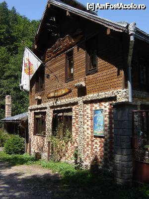 [P28] Haus Hubertus - intrarea » foto by Alina Roxana
 - 
<span class="allrVoted glyphicon glyphicon-heart hidden" id="av442364"></span>
<a class="m-l-10 hidden" id="sv442364" onclick="voting_Foto_DelVot(,442364,11088)" role="button">șterge vot <span class="glyphicon glyphicon-remove"></span></a>
<a id="v9442364" class=" c-red"  onclick="voting_Foto_SetVot(442364)" role="button"><span class="glyphicon glyphicon-heart-empty"></span> <b>LIKE</b> = Votează poza</a> <img class="hidden"  id="f442364W9" src="/imagini/loader.gif" border="0" /><span class="AjErrMes hidden" id="e442364ErM"></span>