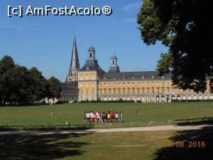 [P27] Bonn - Castelul princiar, azi Universitatea. În spate, turnul Bisericii „Münster”. » foto by iulianic
 - 
<span class="allrVoted glyphicon glyphicon-heart hidden" id="av1198807"></span>
<a class="m-l-10 hidden" id="sv1198807" onclick="voting_Foto_DelVot(,1198807,11101)" role="button">șterge vot <span class="glyphicon glyphicon-remove"></span></a>
<a id="v91198807" class=" c-red"  onclick="voting_Foto_SetVot(1198807)" role="button"><span class="glyphicon glyphicon-heart-empty"></span> <b>LIKE</b> = Votează poza</a> <img class="hidden"  id="f1198807W9" src="/imagini/loader.gif" border="0" /><span class="AjErrMes hidden" id="e1198807ErM"></span>