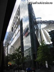 [P58] Constructie in Sony Center » foto by Michi
 - 
<span class="allrVoted glyphicon glyphicon-heart hidden" id="av378906"></span>
<a class="m-l-10 hidden" id="sv378906" onclick="voting_Foto_DelVot(,378906,11101)" role="button">șterge vot <span class="glyphicon glyphicon-remove"></span></a>
<a id="v9378906" class=" c-red"  onclick="voting_Foto_SetVot(378906)" role="button"><span class="glyphicon glyphicon-heart-empty"></span> <b>LIKE</b> = Votează poza</a> <img class="hidden"  id="f378906W9" src="/imagini/loader.gif" border="0" /><span class="AjErrMes hidden" id="e378906ErM"></span>