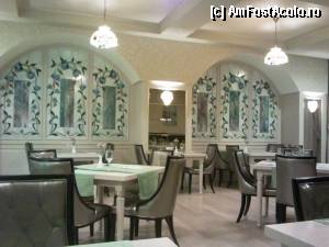 [P13] Cofetaria LILI » foto by david
 - 
<span class="allrVoted glyphicon glyphicon-heart hidden" id="av402168"></span>
<a class="m-l-10 hidden" id="sv402168" onclick="voting_Foto_DelVot(,402168,11127)" role="button">șterge vot <span class="glyphicon glyphicon-remove"></span></a>
<a id="v9402168" class=" c-red"  onclick="voting_Foto_SetVot(402168)" role="button"><span class="glyphicon glyphicon-heart-empty"></span> <b>LIKE</b> = Votează poza</a> <img class="hidden"  id="f402168W9" src="/imagini/loader.gif" border="0" /><span class="AjErrMes hidden" id="e402168ErM"></span>