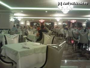 [P06] Interior restaurant » foto by david
 - 
<span class="allrVoted glyphicon glyphicon-heart hidden" id="av402160"></span>
<a class="m-l-10 hidden" id="sv402160" onclick="voting_Foto_DelVot(,402160,11127)" role="button">șterge vot <span class="glyphicon glyphicon-remove"></span></a>
<a id="v9402160" class=" c-red"  onclick="voting_Foto_SetVot(402160)" role="button"><span class="glyphicon glyphicon-heart-empty"></span> <b>LIKE</b> = Votează poza</a> <img class="hidden"  id="f402160W9" src="/imagini/loader.gif" border="0" /><span class="AjErrMes hidden" id="e402160ErM"></span>