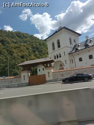 [P01] Vedere din parcarea autocarelor » foto by laurand
 - 
<span class="allrVoted glyphicon glyphicon-heart hidden" id="av1507690"></span>
<a class="m-l-10 hidden" id="sv1507690" onclick="voting_Foto_DelVot(,1507690,11234)" role="button">șterge vot <span class="glyphicon glyphicon-remove"></span></a>
<a id="v91507690" class=" c-red"  onclick="voting_Foto_SetVot(1507690)" role="button"><span class="glyphicon glyphicon-heart-empty"></span> <b>LIKE</b> = Votează poza</a> <img class="hidden"  id="f1507690W9" src="/imagini/loader.gif" border="0" /><span class="AjErrMes hidden" id="e1507690ErM"></span>