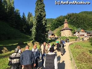 [P06] am intrat in curtea manastirii prislop » foto by Dan&Ema
 - 
<span class="allrVoted glyphicon glyphicon-heart hidden" id="av627227"></span>
<a class="m-l-10 hidden" id="sv627227" onclick="voting_Foto_DelVot(,627227,11234)" role="button">șterge vot <span class="glyphicon glyphicon-remove"></span></a>
<a id="v9627227" class=" c-red"  onclick="voting_Foto_SetVot(627227)" role="button"><span class="glyphicon glyphicon-heart-empty"></span> <b>LIKE</b> = Votează poza</a> <img class="hidden"  id="f627227W9" src="/imagini/loader.gif" border="0" /><span class="AjErrMes hidden" id="e627227ErM"></span>