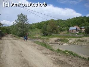 [P72] Iată puntea! Ajunși pe malul celălalt, vom porni către stânga. Acolo, drumul de acces spre ”Focul Viu” devine tot mai dificil.  » foto by Floryn81
 - 
<span class="allrVoted glyphicon glyphicon-heart hidden" id="av740274"></span>
<a class="m-l-10 hidden" id="sv740274" onclick="voting_Foto_DelVot(,740274,11241)" role="button">șterge vot <span class="glyphicon glyphicon-remove"></span></a>
<a id="v9740274" class=" c-red"  onclick="voting_Foto_SetVot(740274)" role="button"><span class="glyphicon glyphicon-heart-empty"></span> <b>LIKE</b> = Votează poza</a> <img class="hidden"  id="f740274W9" src="/imagini/loader.gif" border="0" /><span class="AjErrMes hidden" id="e740274ErM"></span>