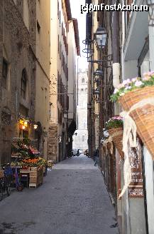 [P20] La ora 8 dimineata orasul incepe sa pulseze -in spate se vede Palazzo Vecchio » foto by elenahelen
 - 
<span class="allrVoted glyphicon glyphicon-heart hidden" id="av304898"></span>
<a class="m-l-10 hidden" id="sv304898" onclick="voting_Foto_DelVot(,304898,11256)" role="button">șterge vot <span class="glyphicon glyphicon-remove"></span></a>
<a id="v9304898" class=" c-red"  onclick="voting_Foto_SetVot(304898)" role="button"><span class="glyphicon glyphicon-heart-empty"></span> <b>LIKE</b> = Votează poza</a> <img class="hidden"  id="f304898W9" src="/imagini/loader.gif" border="0" /><span class="AjErrMes hidden" id="e304898ErM"></span>
