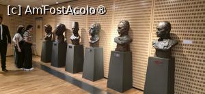 [P77] 77. O galerie de personalități la intrarea în Sala Mare de Lectură. » foto by msnd
 - 
<span class="allrVoted glyphicon glyphicon-heart hidden" id="av1501176"></span>
<a class="m-l-10 hidden" id="sv1501176" onclick="voting_Foto_DelVot(,1501176,11270)" role="button">șterge vot <span class="glyphicon glyphicon-remove"></span></a>
<a id="v91501176" class=" c-red"  onclick="voting_Foto_SetVot(1501176)" role="button"><span class="glyphicon glyphicon-heart-empty"></span> <b>LIKE</b> = Votează poza</a> <img class="hidden"  id="f1501176W9" src="/imagini/loader.gif" border="0" /><span class="AjErrMes hidden" id="e1501176ErM"></span>