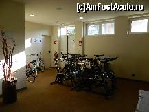 [P11] Bicicletele adunate gramada in sala de fitnes a hotelului Yes, loc amenajat special pt noi, romanii, de a servi micul dejun... » foto by ileanaxperta*
 - 
<span class="allrVoted glyphicon glyphicon-heart hidden" id="av307369"></span>
<a class="m-l-10 hidden" id="sv307369" onclick="voting_Foto_DelVot(,307369,11336)" role="button">șterge vot <span class="glyphicon glyphicon-remove"></span></a>
<a id="v9307369" class=" c-red"  onclick="voting_Foto_SetVot(307369)" role="button"><span class="glyphicon glyphicon-heart-empty"></span> <b>LIKE</b> = Votează poza</a> <img class="hidden"  id="f307369W9" src="/imagini/loader.gif" border="0" /><span class="AjErrMes hidden" id="e307369ErM"></span>