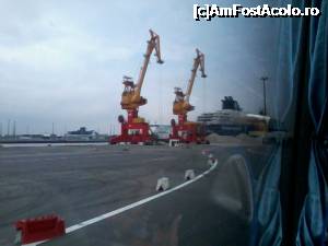 [P01] Calais - port de imbarcare pe Horizon » foto by Swan1
 - 
<span class="allrVoted glyphicon glyphicon-heart hidden" id="av701813"></span>
<a class="m-l-10 hidden" id="sv701813" onclick="voting_Foto_DelVot(,701813,11363)" role="button">șterge vot <span class="glyphicon glyphicon-remove"></span></a>
<a id="v9701813" class=" c-red"  onclick="voting_Foto_SetVot(701813)" role="button"><span class="glyphicon glyphicon-heart-empty"></span> <b>LIKE</b> = Votează poza</a> <img class="hidden"  id="f701813W9" src="/imagini/loader.gif" border="0" /><span class="AjErrMes hidden" id="e701813ErM"></span>