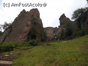 [P07] Kaleto și stâncile Belogradchik - La capătul scării, ultima poartă.  » foto by iulianic
 - 
<span class="allrVoted glyphicon glyphicon-heart hidden" id="av977609"></span>
<a class="m-l-10 hidden" id="sv977609" onclick="voting_Foto_DelVot(,977609,11404)" role="button">șterge vot <span class="glyphicon glyphicon-remove"></span></a>
<a id="v9977609" class=" c-red"  onclick="voting_Foto_SetVot(977609)" role="button"><span class="glyphicon glyphicon-heart-empty"></span> <b>LIKE</b> = Votează poza</a> <img class="hidden"  id="f977609W9" src="/imagini/loader.gif" border="0" /><span class="AjErrMes hidden" id="e977609ErM"></span>