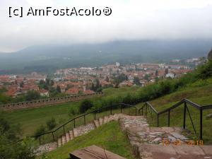 [P09] Kaleto și stâncile Belogradchik - De la capătul scării, vedere asupra orașului.  » foto by iulianic
 - 
<span class="allrVoted glyphicon glyphicon-heart hidden" id="av977611"></span>
<a class="m-l-10 hidden" id="sv977611" onclick="voting_Foto_DelVot(,977611,11404)" role="button">șterge vot <span class="glyphicon glyphicon-remove"></span></a>
<a id="v9977611" class=" c-red"  onclick="voting_Foto_SetVot(977611)" role="button"><span class="glyphicon glyphicon-heart-empty"></span> <b>LIKE</b> = Votează poza</a> <img class="hidden"  id="f977611W9" src="/imagini/loader.gif" border="0" /><span class="AjErrMes hidden" id="e977611ErM"></span>