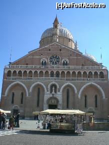 [P04] Basilica Sf. Anton , Padova. » foto by mlucian
 - 
<span class="allrVoted glyphicon glyphicon-heart hidden" id="av310201"></span>
<a class="m-l-10 hidden" id="sv310201" onclick="voting_Foto_DelVot(,310201,11409)" role="button">șterge vot <span class="glyphicon glyphicon-remove"></span></a>
<a id="v9310201" class=" c-red"  onclick="voting_Foto_SetVot(310201)" role="button"><span class="glyphicon glyphicon-heart-empty"></span> <b>LIKE</b> = Votează poza</a> <img class="hidden"  id="f310201W9" src="/imagini/loader.gif" border="0" /><span class="AjErrMes hidden" id="e310201ErM"></span>