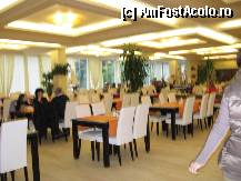 [P11] Restaurantul hotelului » foto by Michi
 - 
<span class="allrVoted glyphicon glyphicon-heart hidden" id="av310797"></span>
<a class="m-l-10 hidden" id="sv310797" onclick="voting_Foto_DelVot(,310797,11420)" role="button">șterge vot <span class="glyphicon glyphicon-remove"></span></a>
<a id="v9310797" class=" c-red"  onclick="voting_Foto_SetVot(310797)" role="button"><span class="glyphicon glyphicon-heart-empty"></span> <b>LIKE</b> = Votează poza</a> <img class="hidden"  id="f310797W9" src="/imagini/loader.gif" border="0" /><span class="AjErrMes hidden" id="e310797ErM"></span>