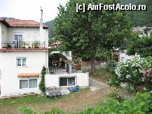 [P03] Priveliste de pe balcon catre vila din fata si soseaua ce duce la plaja » foto by vlado2
 - 
<span class="allrVoted glyphicon glyphicon-heart hidden" id="av312117"></span>
<a class="m-l-10 hidden" id="sv312117" onclick="voting_Foto_DelVot(,312117,11446)" role="button">șterge vot <span class="glyphicon glyphicon-remove"></span></a>
<a id="v9312117" class=" c-red"  onclick="voting_Foto_SetVot(312117)" role="button"><span class="glyphicon glyphicon-heart-empty"></span> <b>LIKE</b> = Votează poza</a> <img class="hidden"  id="f312117W9" src="/imagini/loader.gif" border="0" /><span class="AjErrMes hidden" id="e312117ErM"></span>