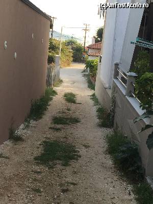 [P22] ulicioara din spare == scurtatura catre plaja » foto by Dan&Ema
 - 
<span class="allrVoted glyphicon glyphicon-heart hidden" id="av673697"></span>
<a class="m-l-10 hidden" id="sv673697" onclick="voting_Foto_DelVot(,673697,11446)" role="button">șterge vot <span class="glyphicon glyphicon-remove"></span></a>
<a id="v9673697" class=" c-red"  onclick="voting_Foto_SetVot(673697)" role="button"><span class="glyphicon glyphicon-heart-empty"></span> <b>LIKE</b> = Votează poza</a> <img class="hidden"  id="f673697W9" src="/imagini/loader.gif" border="0" /><span class="AjErrMes hidden" id="e673697ErM"></span>