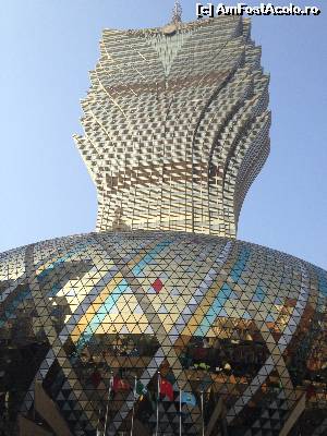 [P64] Grand Lisboa - intrarea » foto by geop
 - 
<span class="allrVoted glyphicon glyphicon-heart hidden" id="av600022"></span>
<a class="m-l-10 hidden" id="sv600022" onclick="voting_Foto_DelVot(,600022,11464)" role="button">șterge vot <span class="glyphicon glyphicon-remove"></span></a>
<a id="v9600022" class=" c-red"  onclick="voting_Foto_SetVot(600022)" role="button"><span class="glyphicon glyphicon-heart-empty"></span> <b>LIKE</b> = Votează poza</a> <img class="hidden"  id="f600022W9" src="/imagini/loader.gif" border="0" /><span class="AjErrMes hidden" id="e600022ErM"></span>