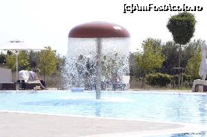 [P13] Ciuperca de apa in zona pentru copii a piscinei.  » foto by ado_lex
 - 
<span class="allrVoted glyphicon glyphicon-heart hidden" id="av696373"></span>
<a class="m-l-10 hidden" id="sv696373" onclick="voting_Foto_DelVot(,696373,11470)" role="button">șterge vot <span class="glyphicon glyphicon-remove"></span></a>
<a id="v9696373" class=" c-red"  onclick="voting_Foto_SetVot(696373)" role="button"><span class="glyphicon glyphicon-heart-empty"></span> <b>LIKE</b> = Votează poza</a> <img class="hidden"  id="f696373W9" src="/imagini/loader.gif" border="0" /><span class="AjErrMes hidden" id="e696373ErM"></span>