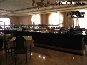 [P17] la restaurant » foto by mary-criss
 - 
<span class="allrVoted glyphicon glyphicon-heart hidden" id="av348995"></span>
<a class="m-l-10 hidden" id="sv348995" onclick="voting_Foto_DelVot(,348995,11574)" role="button">șterge vot <span class="glyphicon glyphicon-remove"></span></a>
<a id="v9348995" class=" c-red"  onclick="voting_Foto_SetVot(348995)" role="button"><span class="glyphicon glyphicon-heart-empty"></span> <b>LIKE</b> = Votează poza</a> <img class="hidden"  id="f348995W9" src="/imagini/loader.gif" border="0" /><span class="AjErrMes hidden" id="e348995ErM"></span>