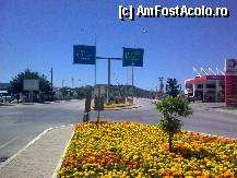 [P26] Intersecţia de intrare pe autostradă... Inainte este autostrada, la stânga Adnan Menderes Caddesi, spre Alaçatı... Ambele merg tot spre Izmir şi am vorbit în text despre aceste alternative... » foto by Aeerdna*
 - 
<span class="allrVoted glyphicon glyphicon-heart hidden" id="av328068"></span>
<a class="m-l-10 hidden" id="sv328068" onclick="voting_Foto_DelVot(,328068,11731)" role="button">șterge vot <span class="glyphicon glyphicon-remove"></span></a>
<a id="v9328068" class=" c-red"  onclick="voting_Foto_SetVot(328068)" role="button"><span class="glyphicon glyphicon-heart-empty"></span> <b>LIKE</b> = Votează poza</a> <img class="hidden"  id="f328068W9" src="/imagini/loader.gif" border="0" /><span class="AjErrMes hidden" id="e328068ErM"></span>