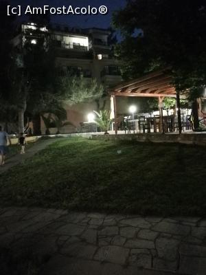 [P13] Terasa unde serveau masa, cei cazați » foto by aleLuca
 - 
<span class="allrVoted glyphicon glyphicon-heart hidden" id="av1077837"></span>
<a class="m-l-10 hidden" id="sv1077837" onclick="voting_Foto_DelVot(,1077837,11748)" role="button">șterge vot <span class="glyphicon glyphicon-remove"></span></a>
<a id="v91077837" class=" c-red"  onclick="voting_Foto_SetVot(1077837)" role="button"><span class="glyphicon glyphicon-heart-empty"></span> <b>LIKE</b> = Votează poza</a> <img class="hidden"  id="f1077837W9" src="/imagini/loader.gif" border="0" /><span class="AjErrMes hidden" id="e1077837ErM"></span>