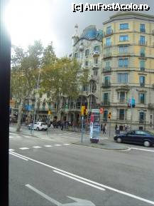 [P31] Casa Batllo - Sf. Gheorghe si Dragonul. Poza din autobuzul inspre Tibidabo. » foto by TraianS
 - 
<span class="allrVoted glyphicon glyphicon-heart hidden" id="av280947"></span>
<a class="m-l-10 hidden" id="sv280947" onclick="voting_Foto_DelVot(,280947,11796)" role="button">șterge vot <span class="glyphicon glyphicon-remove"></span></a>
<a id="v9280947" class=" c-red"  onclick="voting_Foto_SetVot(280947)" role="button"><span class="glyphicon glyphicon-heart-empty"></span> <b>LIKE</b> = Votează poza</a> <img class="hidden"  id="f280947W9" src="/imagini/loader.gif" border="0" /><span class="AjErrMes hidden" id="e280947ErM"></span>