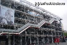 [P03] ...iar asta e partea din faţă, cu scara rulantă exterioară şi portretul fondatorului » foto by Ovidiu istorie
 - 
<span class="allrVoted glyphicon glyphicon-heart hidden" id="av316327"></span>
<a class="m-l-10 hidden" id="sv316327" onclick="voting_Foto_DelVot(,316327,11886)" role="button">șterge vot <span class="glyphicon glyphicon-remove"></span></a>
<a id="v9316327" class=" c-red"  onclick="voting_Foto_SetVot(316327)" role="button"><span class="glyphicon glyphicon-heart-empty"></span> <b>LIKE</b> = Votează poza</a> <img class="hidden"  id="f316327W9" src="/imagini/loader.gif" border="0" /><span class="AjErrMes hidden" id="e316327ErM"></span>