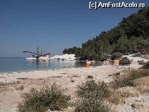 [P16] Cariera de marmura Thassos- plaja mica de langa portul unde se incarcau blocuri de marmura pe vapoare » foto by luciaoradea
 - 
<span class="allrVoted glyphicon glyphicon-heart hidden" id="av531038"></span>
<a class="m-l-10 hidden" id="sv531038" onclick="voting_Foto_DelVot(,531038,11888)" role="button">șterge vot <span class="glyphicon glyphicon-remove"></span></a>
<a id="v9531038" class=" c-red"  onclick="voting_Foto_SetVot(531038)" role="button"><span class="glyphicon glyphicon-heart-empty"></span> <b>LIKE</b> = Votează poza</a> <img class="hidden"  id="f531038W9" src="/imagini/loader.gif" border="0" /><span class="AjErrMes hidden" id="e531038ErM"></span>