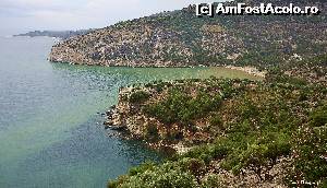 [P02] Mănăstirea Arhanghelului Mihail este cu adevărat un loc spectaculos pentru că e cocoțată pe stâncă, la mare înălțime deasupra mării. Aceasta fotografie am facut de pe terasa manastirii...  » foto by karesz
 - 
<span class="allrVoted glyphicon glyphicon-heart hidden" id="av548883"></span>
<a class="m-l-10 hidden" id="sv548883" onclick="voting_Foto_DelVot(,548883,11888)" role="button">șterge vot <span class="glyphicon glyphicon-remove"></span></a>
<a id="v9548883" class=" c-red"  onclick="voting_Foto_SetVot(548883)" role="button"><span class="glyphicon glyphicon-heart-empty"></span> <b>LIKE</b> = Votează poza</a> <img class="hidden"  id="f548883W9" src="/imagini/loader.gif" border="0" /><span class="AjErrMes hidden" id="e548883ErM"></span>