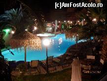 [P10] piscina si barul vazute de pe terasa » foto by nuvreau
 - 
<span class="allrVoted glyphicon glyphicon-heart hidden" id="av449341"></span>
<a class="m-l-10 hidden" id="sv449341" onclick="voting_Foto_DelVot(,449341,11907)" role="button">șterge vot <span class="glyphicon glyphicon-remove"></span></a>
<a id="v9449341" class=" c-red"  onclick="voting_Foto_SetVot(449341)" role="button"><span class="glyphicon glyphicon-heart-empty"></span> <b>LIKE</b> = Votează poza</a> <img class="hidden"  id="f449341W9" src="/imagini/loader.gif" border="0" /><span class="AjErrMes hidden" id="e449341ErM"></span>