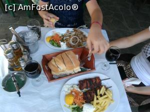 [P07] O portie de suvlaki (frigarui)  » foto by geduc
 - 
<span class="allrVoted glyphicon glyphicon-heart hidden" id="av765398"></span>
<a class="m-l-10 hidden" id="sv765398" onclick="voting_Foto_DelVot(,765398,11907)" role="button">șterge vot <span class="glyphicon glyphicon-remove"></span></a>
<a id="v9765398" class=" c-red"  onclick="voting_Foto_SetVot(765398)" role="button"><span class="glyphicon glyphicon-heart-empty"></span> <b>LIKE</b> = Votează poza</a> <img class="hidden"  id="f765398W9" src="/imagini/loader.gif" border="0" /><span class="AjErrMes hidden" id="e765398ErM"></span>
