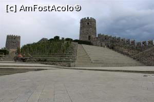 [P03] Akhaltsikhe, Castelul Rabati, Aleea Dragostei este sus, văzută de la Intrarea în Complex, frumoase și turnurile și zidurile... nu am mai fost acolo, am mers în partea dreaptă...  » foto by mprofeanu
 - 
<span class="allrVoted glyphicon glyphicon-heart hidden" id="av1143030"></span>
<a class="m-l-10 hidden" id="sv1143030" onclick="voting_Foto_DelVot(,1143030,11911)" role="button">șterge vot <span class="glyphicon glyphicon-remove"></span></a>
<a id="v91143030" class=" c-red"  onclick="voting_Foto_SetVot(1143030)" role="button"><span class="glyphicon glyphicon-heart-empty"></span> <b>LIKE</b> = Votează poza</a> <img class="hidden"  id="f1143030W9" src="/imagini/loader.gif" border="0" /><span class="AjErrMes hidden" id="e1143030ErM"></span>