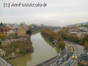 [P18] Tbilisi - Metekhi văzut din telecabină » foto by calator2000
 - 
<span class="allrVoted glyphicon glyphicon-heart hidden" id="av812693"></span>
<a class="m-l-10 hidden" id="sv812693" onclick="voting_Foto_DelVot(,812693,11911)" role="button">șterge vot <span class="glyphicon glyphicon-remove"></span></a>
<a id="v9812693" class=" c-red"  onclick="voting_Foto_SetVot(812693)" role="button"><span class="glyphicon glyphicon-heart-empty"></span> <b>LIKE</b> = Votează poza</a> <img class="hidden"  id="f812693W9" src="/imagini/loader.gif" border="0" /><span class="AjErrMes hidden" id="e812693ErM"></span>