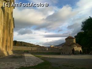 [P30] Mtskheta - Mănăstirea Samtavro, capela Sfintei Nina » foto by calator2000
 - 
<span class="allrVoted glyphicon glyphicon-heart hidden" id="av813026"></span>
<a class="m-l-10 hidden" id="sv813026" onclick="voting_Foto_DelVot(,813026,11911)" role="button">șterge vot <span class="glyphicon glyphicon-remove"></span></a>
<a id="v9813026" class=" c-red"  onclick="voting_Foto_SetVot(813026)" role="button"><span class="glyphicon glyphicon-heart-empty"></span> <b>LIKE</b> = Votează poza</a> <img class="hidden"  id="f813026W9" src="/imagini/loader.gif" border="0" /><span class="AjErrMes hidden" id="e813026ErM"></span>