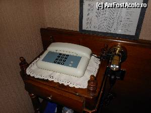 [P06] Hotel Ristorante Casale - Telefonul asezat pe noptiera veche, lucratura traditionala si sistemul de iluminat pentru noapte.  » foto by iulianic
 - 
<span class="allrVoted glyphicon glyphicon-heart hidden" id="av344129"></span>
<a class="m-l-10 hidden" id="sv344129" onclick="voting_Foto_DelVot(,344129,12075)" role="button">șterge vot <span class="glyphicon glyphicon-remove"></span></a>
<a id="v9344129" class=" c-red"  onclick="voting_Foto_SetVot(344129)" role="button"><span class="glyphicon glyphicon-heart-empty"></span> <b>LIKE</b> = Votează poza</a> <img class="hidden"  id="f344129W9" src="/imagini/loader.gif" border="0" /><span class="AjErrMes hidden" id="e344129ErM"></span>