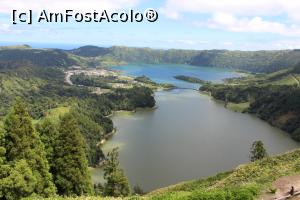 [P29] Insula Sao Miguel, Miradouro da Vista do Rei, Vedere din Monte Palace Hotel spre Lagoa das Sete Cidades, Lacul Albastru și Lacul Verde (în plan apropiat), aici se văd bine cele două culori, deosebit!... poză iconică » foto by mprofeanu
 - 
<span class="allrVoted glyphicon glyphicon-heart hidden" id="av1015168"></span>
<a class="m-l-10 hidden" id="sv1015168" onclick="voting_Foto_DelVot(,1015168,12102)" role="button">șterge vot <span class="glyphicon glyphicon-remove"></span></a>
<a id="v91015168" class=" c-red"  onclick="voting_Foto_SetVot(1015168)" role="button"><span class="glyphicon glyphicon-heart-empty"></span> <b>LIKE</b> = Votează poza</a> <img class="hidden"  id="f1015168W9" src="/imagini/loader.gif" border="0" /><span class="AjErrMes hidden" id="e1015168ErM"></span>